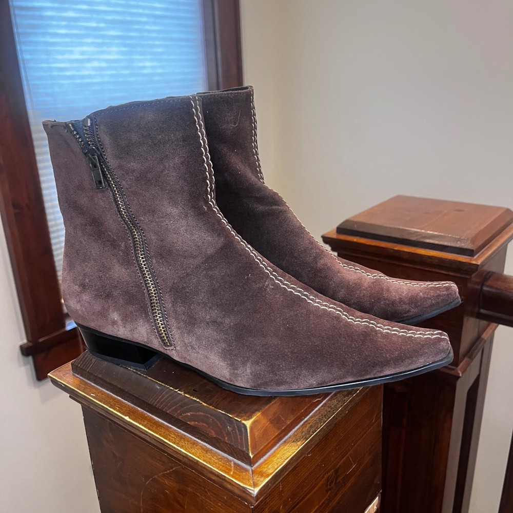 Sundance Brown Suede Pointed Toe Zipper Ankle Boots Made in Italy Womens Size 37 - Picture 2 of 10